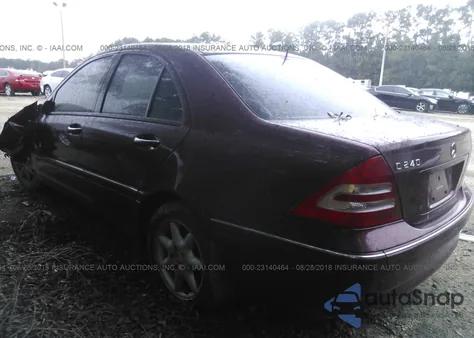 2003 Mercedes-Benz C 240 z USA, uszkodzony, nr VIN WDBRF61J93A418778